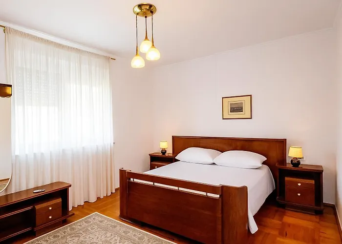 Vintage Blloku Apartment Tirana