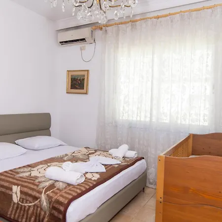 Vintage Blloku Apartment Tirana
