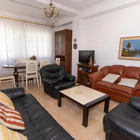 Vintage Blloku * 地拉那