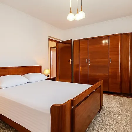 Vintage Blloku Apartment *