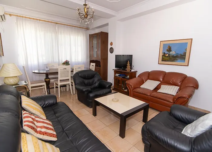 Vintage Blloku * טיראנה